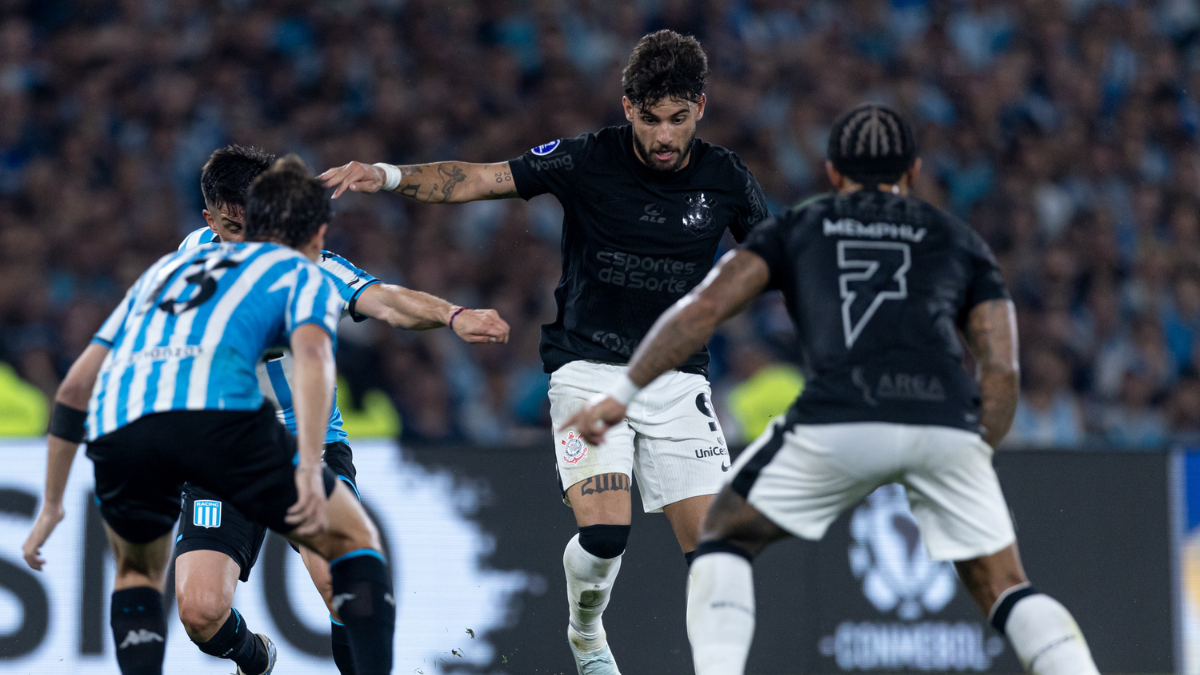 Replay: Assista à vitória do Racing sobre o Corinthians na semifinal da Copa Sul-Americana